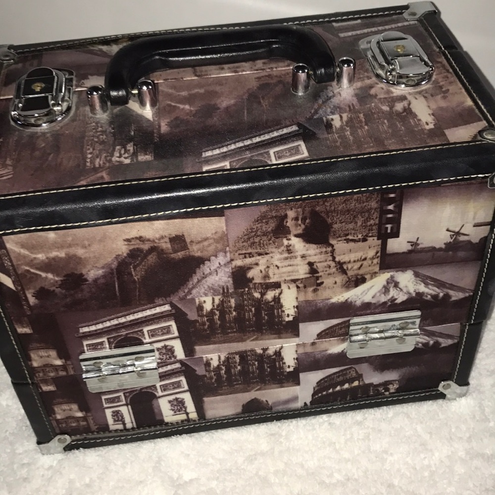 Caboodle makeup train